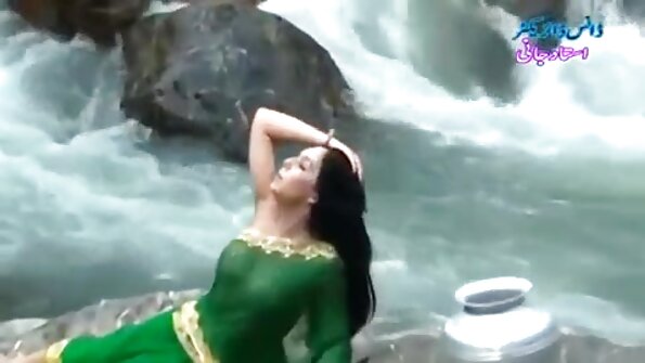 স্বর্ণকেশী বনবিড়াল বিভিন্ন অবস্থানে তার মোরগ অনুভব চুদাচুদিছবি করতে চান