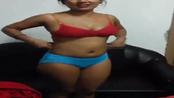 একটি সুন্দর গাধা সঙ্গে একটি ল্যাটিনা তার নায়িকা পপির চুদাচুদি ভেজা চুড়ি গভীরভাবে অনুপ্রবেশ করা হচ্ছে