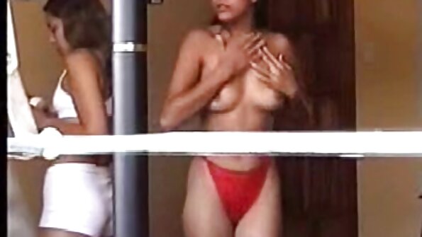 Slutty গরম ডাক্তার অড্রে শো তার ডেস্ক উপর চোদা চুদাচুদি সেক্স