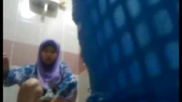 গরম স্বর্ণকেশী এবং নেপালি চুদা চুদি টকটকে আবলুস মেয়ে সঙ্গে অন্তর্বর্তী লেসবিয়ান সেক্স