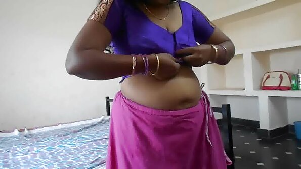 একটি busty bimbo এই সিনেমা তার বেগুন দিয়ে চুদাচুদি মাই পূজা করা হচ্ছে